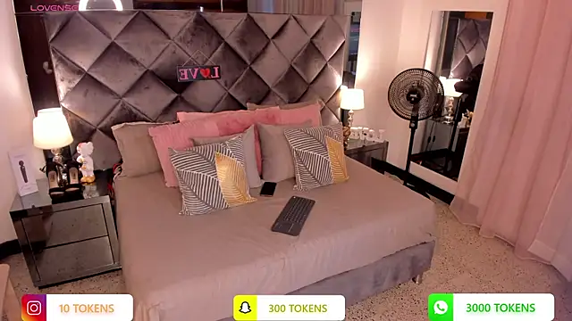 sofhiaa adaams online show from March 10, 2025, 10:55 pm