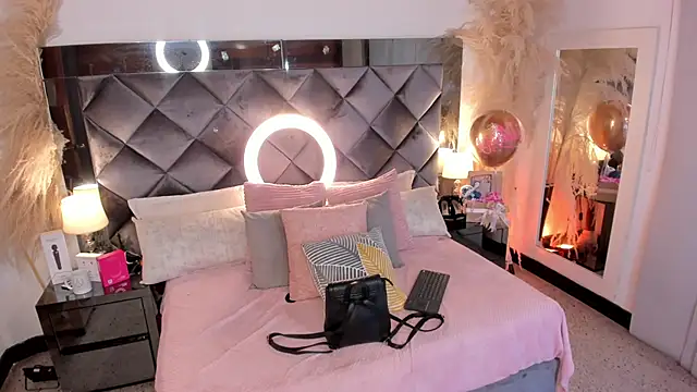 sofhiaa adaams online show from October 6, 2025, 11:16 pm