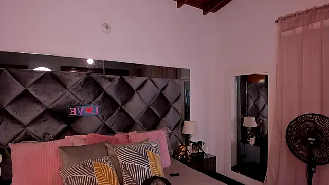 sofhiaa adaams online show from March 14, 2025, 12:10 am