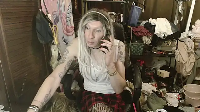 Ombeline1 online show from January 16, 2026, 7:29 pm