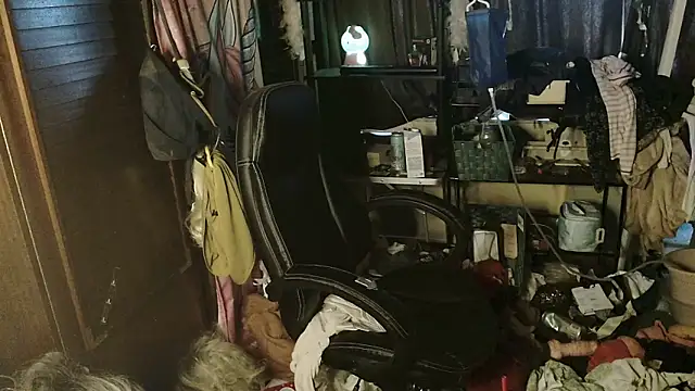 Ombeline1 online show from December 22, 2025, 8:25 am