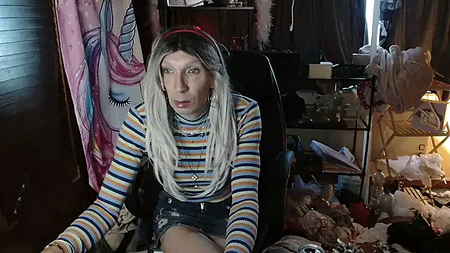 Ombeline1 online show from October 24, 2025, 6:34 am