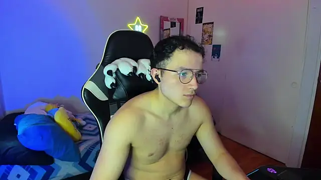 Snapshot of AustinSummerr chatting on January 25, 2025, 1:30 pm AustinSummerr online show from January 25, 2025, 1:30 pm