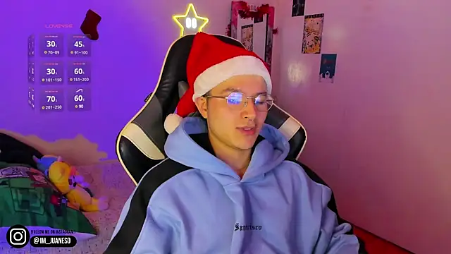 Snapshot of AustinSummerr chatting on December 20, 2024, 1:00 pm AustinSummerr online show from December 20, 2024, 1:00 pm