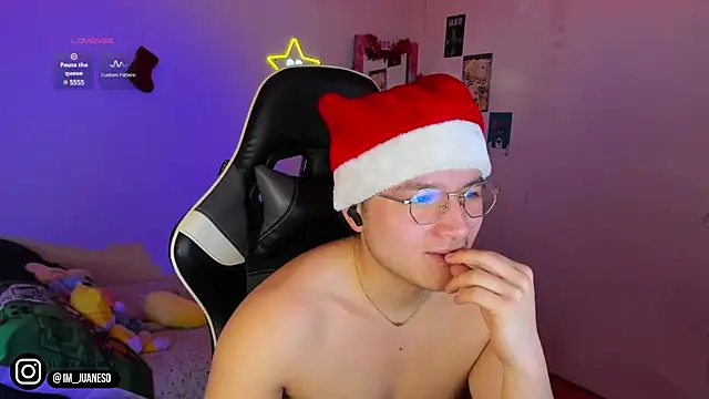 Snapshot of AustinSummerr chatting on December 21, 2024, 12:59 pm AustinSummerr online show from December 21, 2024, 12:59 pm