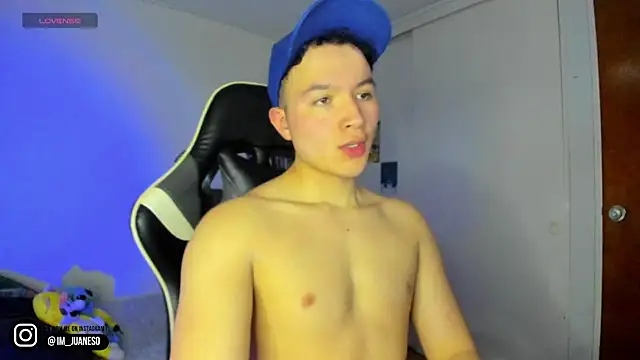 Snapshot of AustinSummerr chatting on January 8, 2025, 1:20 pm AustinSummerr online show from January 8, 2025, 1:20 pm