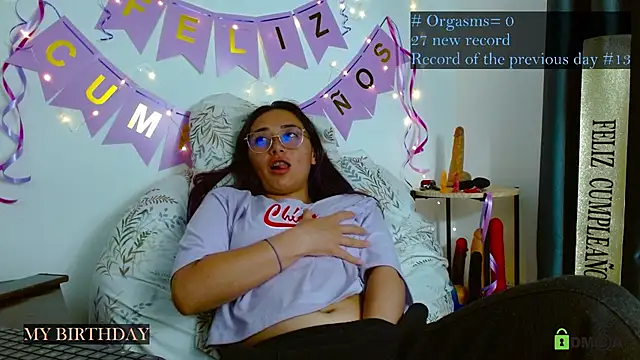 Hot Candy  online show from November 29, 2025, 11:16 pm