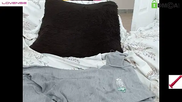 Hot Candy  online show from March 1, 2025, 4:54 pm