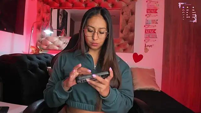 AmelyaMann online show from February 18, 2026, 11:28 am