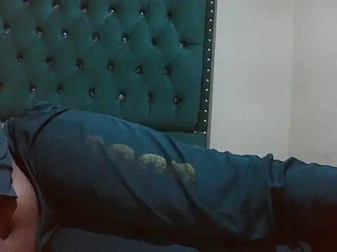 Sexy Riri online show from June 14, 2026, 12:17 pm