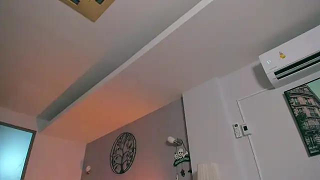 Samuel Andrew online show from November 23, 2025, 2:32 am