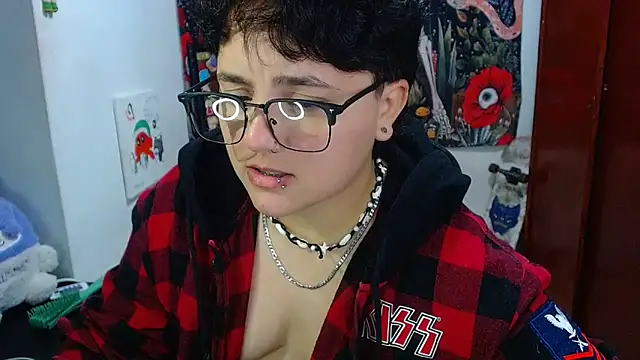 isabeautyx19 online show from May 9, 2026, 2:15 am