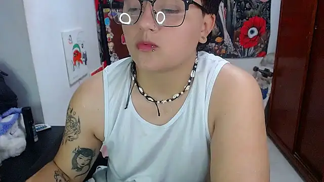 isabeautyx19 online show from May 10, 2026, 5:00 am
