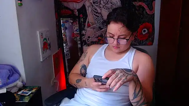 isabeautyx19 online show from May 15, 2026, 4:05 pm