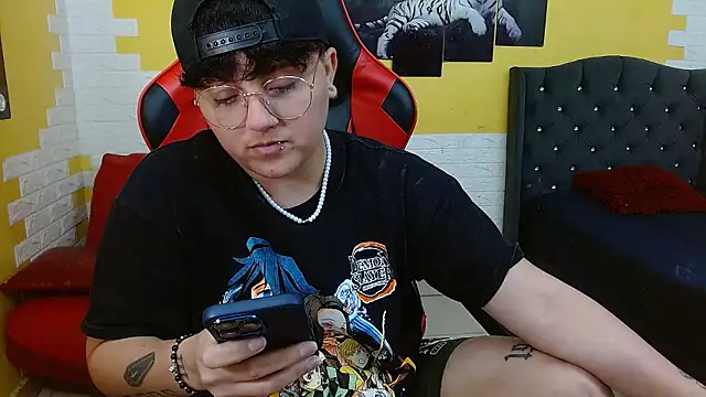 Snapshot of isabeautyx19 chatting on January 15, 2026, 4:16 am isabeautyx19 online show from January 15, 2026, 4:16 am