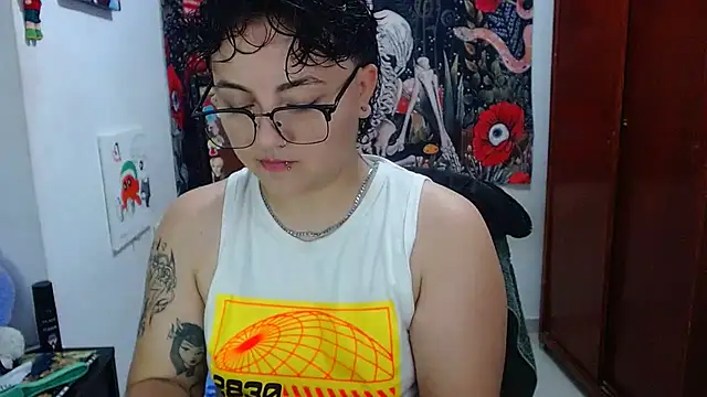 isabeautyx19 online show from May 19, 2026, 4:14 pm