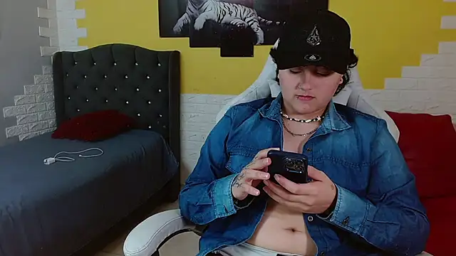 Snapshot of isabeautyx19 chatting on April 8, 2026, 2:46 am isabeautyx19 online show from April 8, 2026, 2:46 am