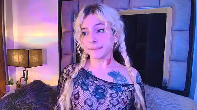 Snapshot of Bonnie_vega chatting on March 21, 2025, 10:50 pm Bonnie vega online show from March 21, 2025, 10:50 pm