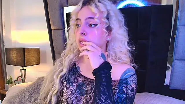 Snapshot of Bonnie_vega chatting on March 12, 2025, 6:53 pm Bonnie vega online show from March 12, 2025, 6:53 pm