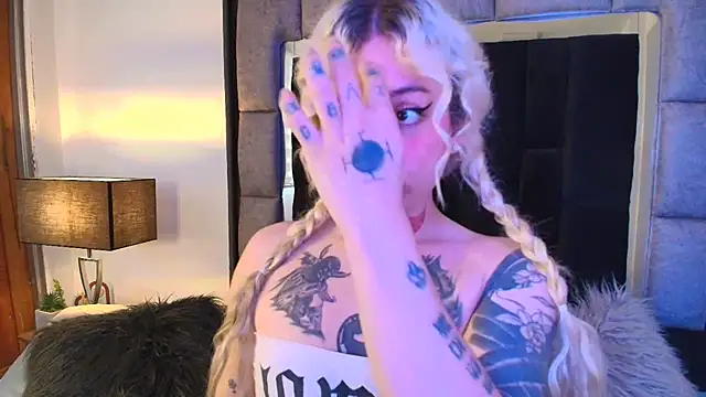 Snapshot of Bonnie_vega chatting on March 19, 2025, 7:06 pm Bonnie vega online show from March 19, 2025, 7:06 pm