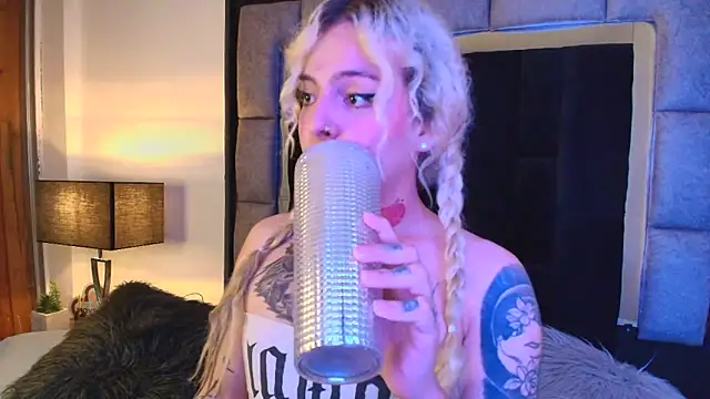 Snapshot of Bonnie_vega chatting on March 19, 2025, 10:09 pm Bonnie vega online show from March 19, 2025, 10:09 pm