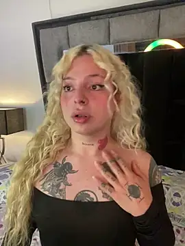 Snapshot of Bonnie_vega chatting on February 6, 2025, 7:40 pm Bonnie vega online show from February 6, 2025, 7:40 pm