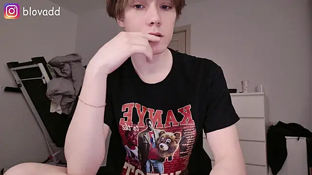 callmenineoneseven online show from May 1, 2026, 7:19 pm