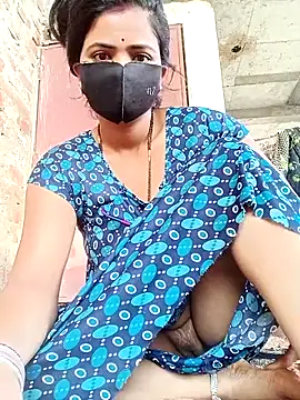 Snapshot of Mamta_Chaterjee chatting on May 6, 2026, 1:31 am Mamta Chaterjee online show from May 6, 2026, 1:31 am
