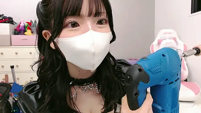 Snapshot of -minami- chatting on August 7, 2026, 12:11 pm -minami- online show from August 7, 2026, 12:11 pm