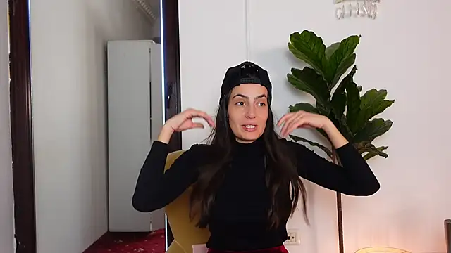 NinaCrystal1 online show from December 15, 2025, 7:47 am