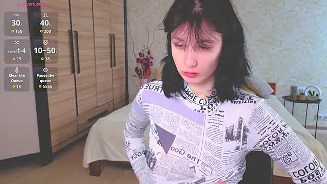 JulisSweet online show from October 6, 2025, 6:47 am