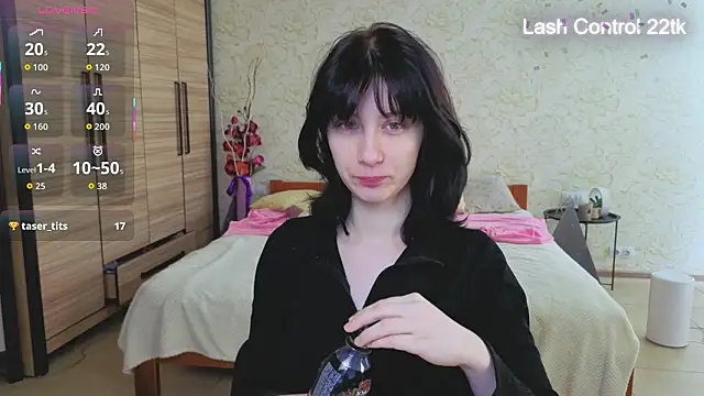 JulisSweet online show from March 30, 2026, 7:21 am