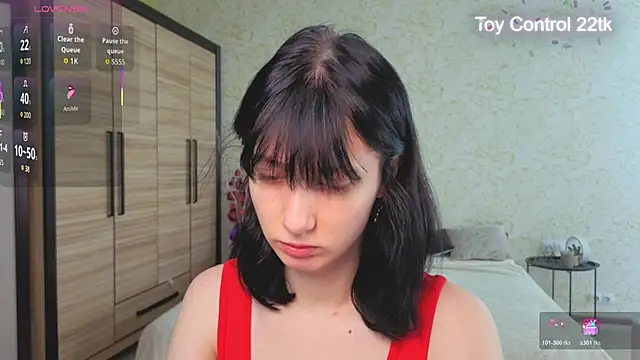 JulisSweet online show from May 25, 2026, 7:07 am