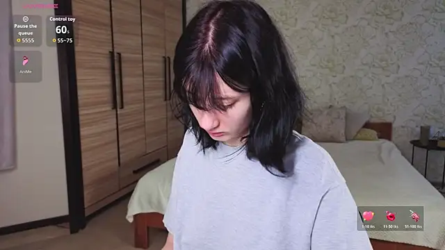 JulisSweet online show from October 20, 2025, 7:20 am