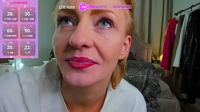 Snapshot of SquirtyAlisa chatting on February 3, 2025, 8:35 pm SquirtyAlisa online show from February 3, 2025, 8:35 pm