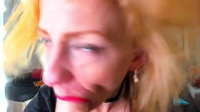 Snapshot of SquirtyAlisa chatting on September 29, 2025, 12:11 pm SquirtyAlisa online show from September 29, 2025, 12:11 pm