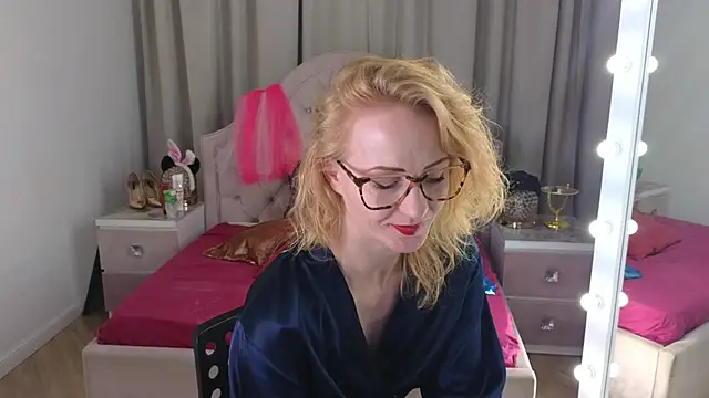 SquirtyAlisa online show from March 11, 2026, 9:42 pm