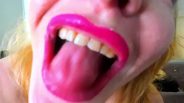 Snapshot of SquirtyAlisa chatting on September 8, 2025, 9:58 pm SquirtyAlisa online show from September 8, 2025, 9:58 pm