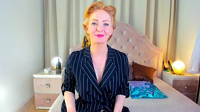 Snapshot of SquirtyAlisa chatting on February 19, 2025, 2:33 pm SquirtyAlisa online show from February 19, 2025, 2:33 pm