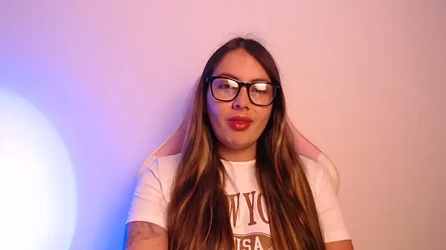 Snapshot of lalawhitte chatting on January 17, 2026, 9:29 pm lalawhitte online show from January 17, 2026, 9:29 pm