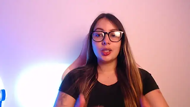 Snapshot of lalawhitte chatting on January 15, 2026, 9:40 pm lalawhitte online show from January 15, 2026, 9:40 pm