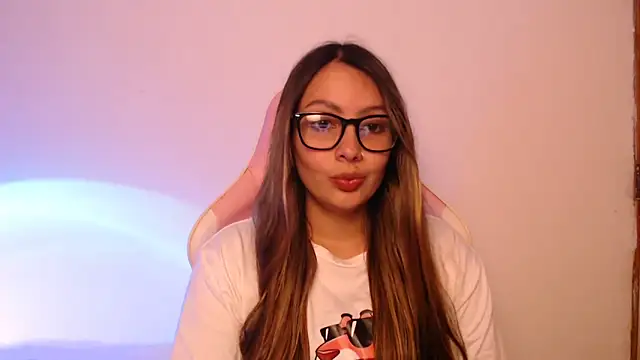 Snapshot of lalawhitte chatting on November 21, 2025, 10:20 pm lalawhitte online show from November 21, 2025, 10:20 pm