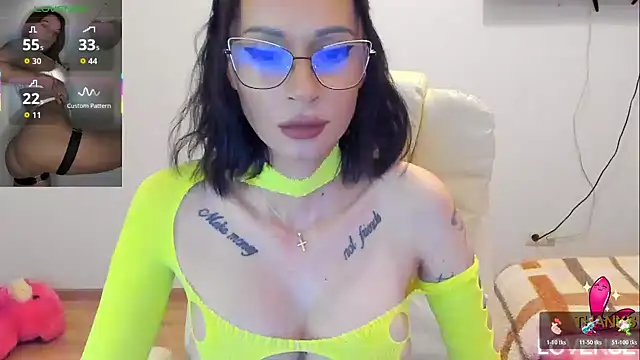 kissnicol32 online show from March 14, 2026, 4:13 pm