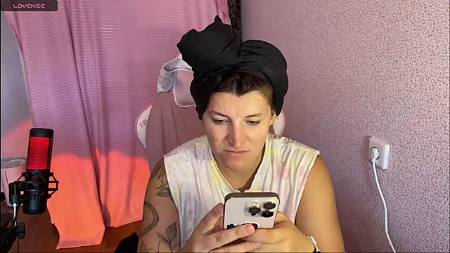 Snapshot of Katrin__kiss chatting on September 23, 2025, 1:18 pm Katrin kiss online show from September 23, 2025, 1:18 pm