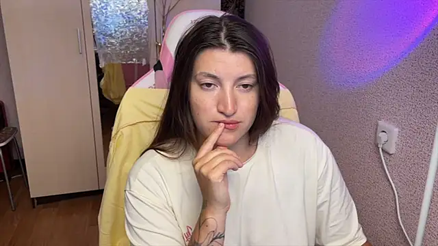 Katrin  kiss online show from July 12, 2026, 5:47 pm