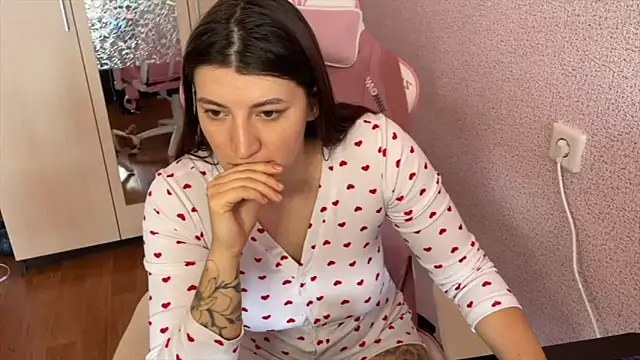 Katrin  kiss online show from March 8, 2026, 10:40 am