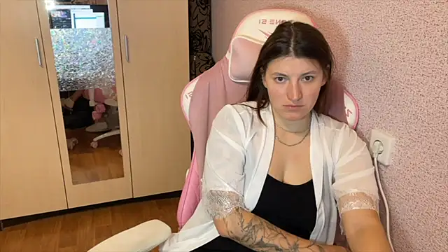 Katrin  kiss online show from March 19, 2026, 5:24 pm