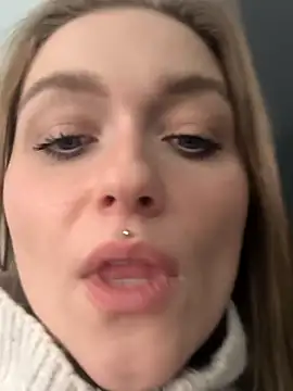 Goldloeckchen159 online show from February 22, 2026, 1:35 pm