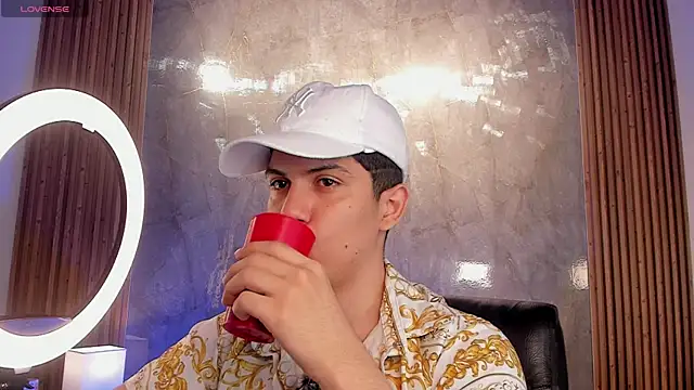 Brat  online show from November 16, 2025, 10:02 pm