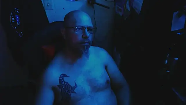 KrazyLegz online show from April 25, 2026, 1:52 pm